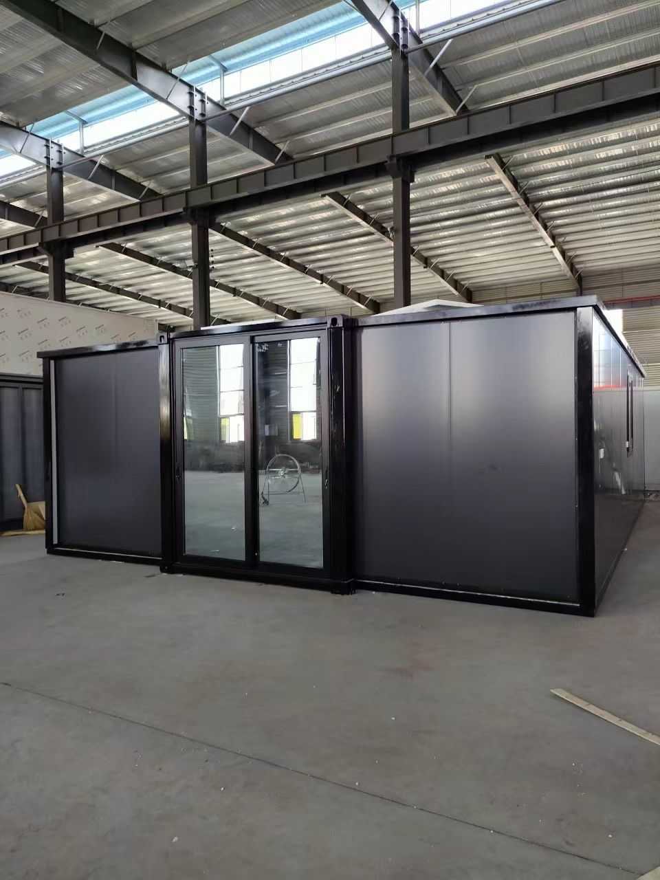 Metallic Colour Design Container House With Galvanised Steel Structure