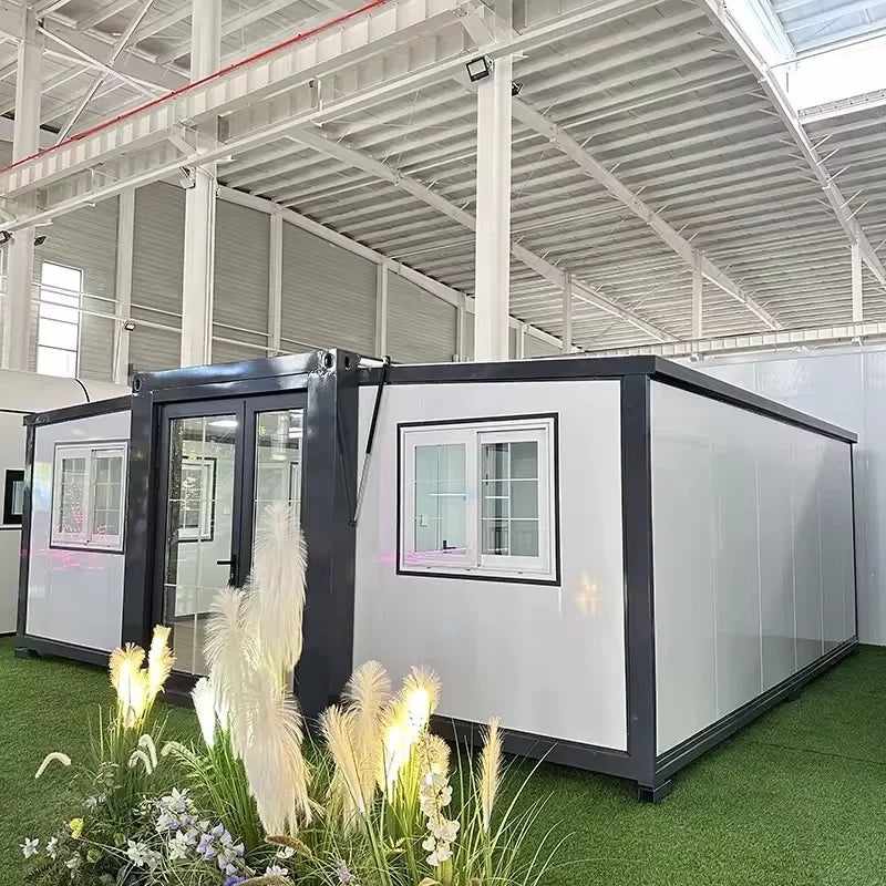 White Colour Prefabricated Expandable Container House With Aluminium Door